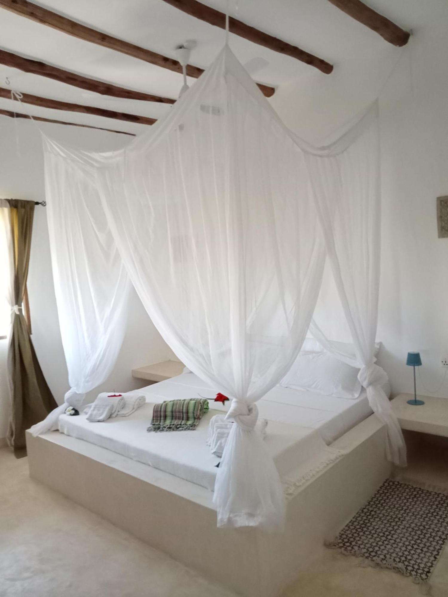 Shira House Panzió Watamu Kültér fotó
